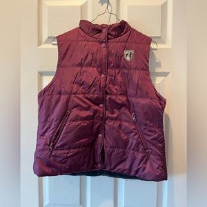 new without tags burgandy American Eagle puffer vest